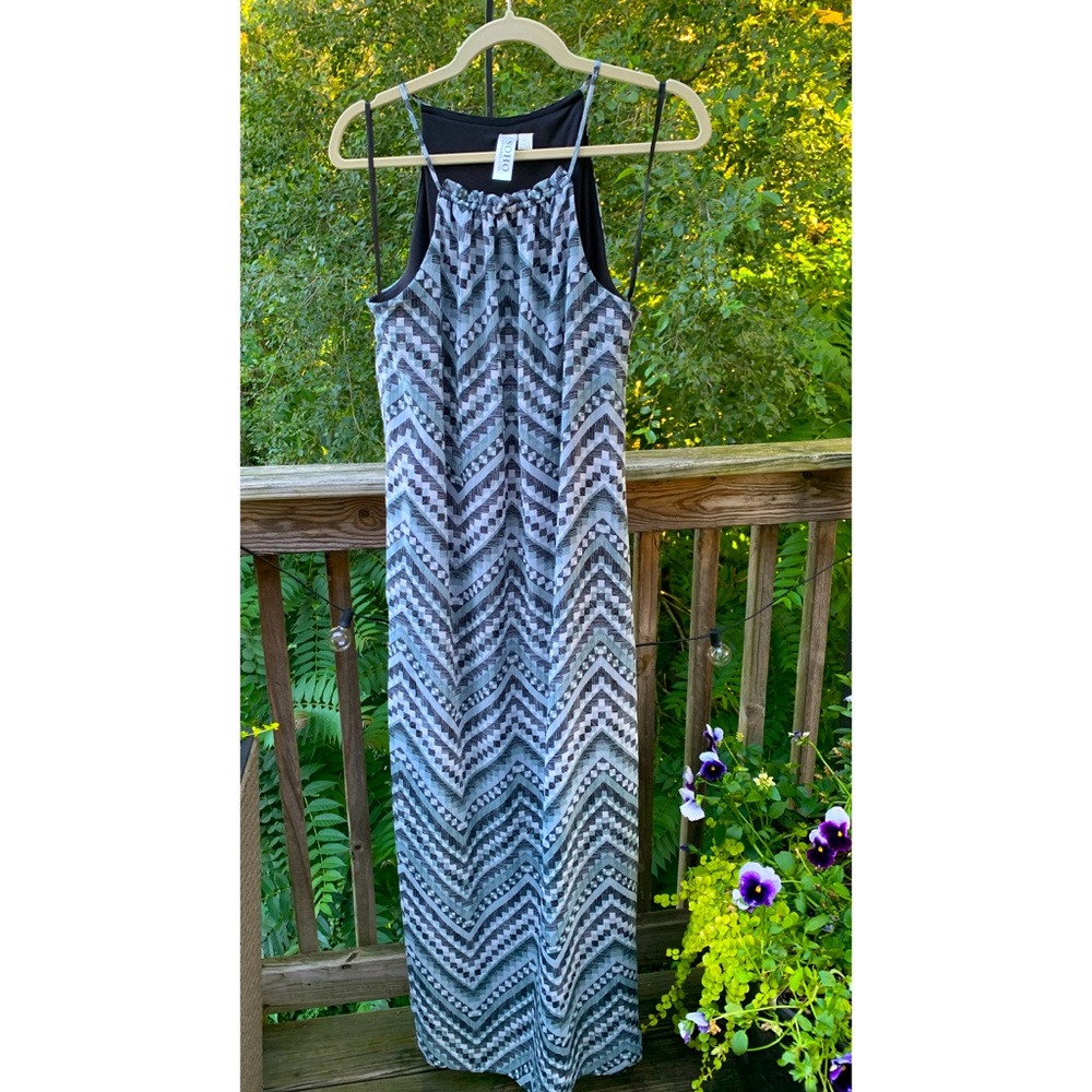 SOHO Apparel Ltd Blue & Gray Chevron Halter Maxi 6